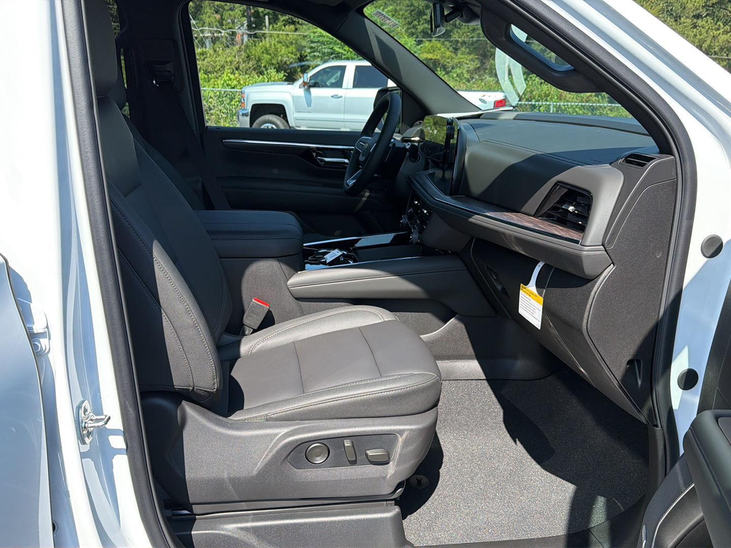New 2026 Summit White Chevrolet LT image 15