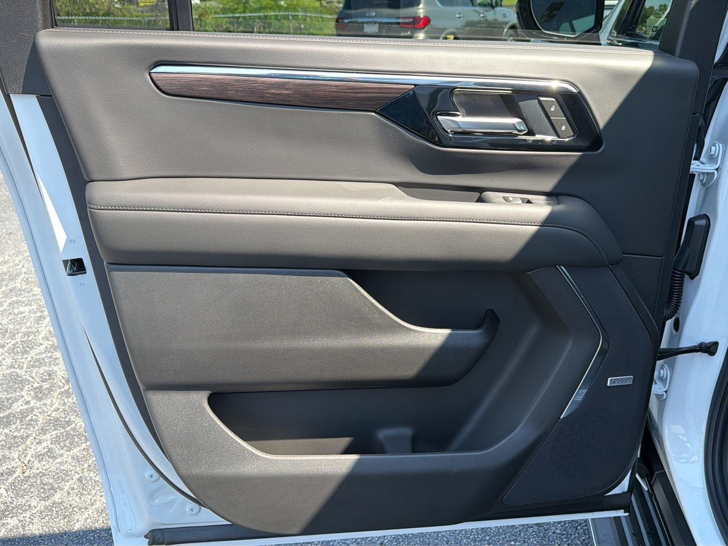 New 2026 Summit White Chevrolet LT image 19