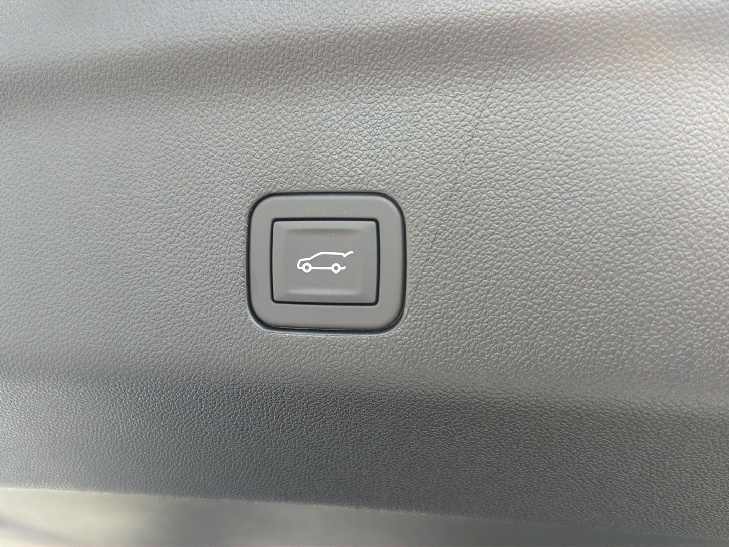 New 2026 Summit White Chevrolet LT image 36