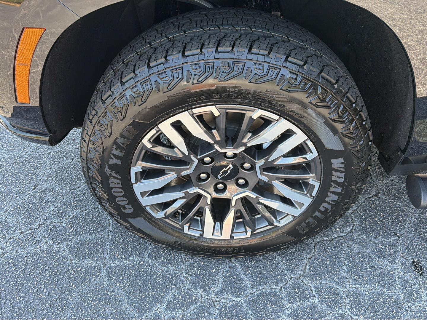 New 2026 Black Chevrolet Z71 image 41