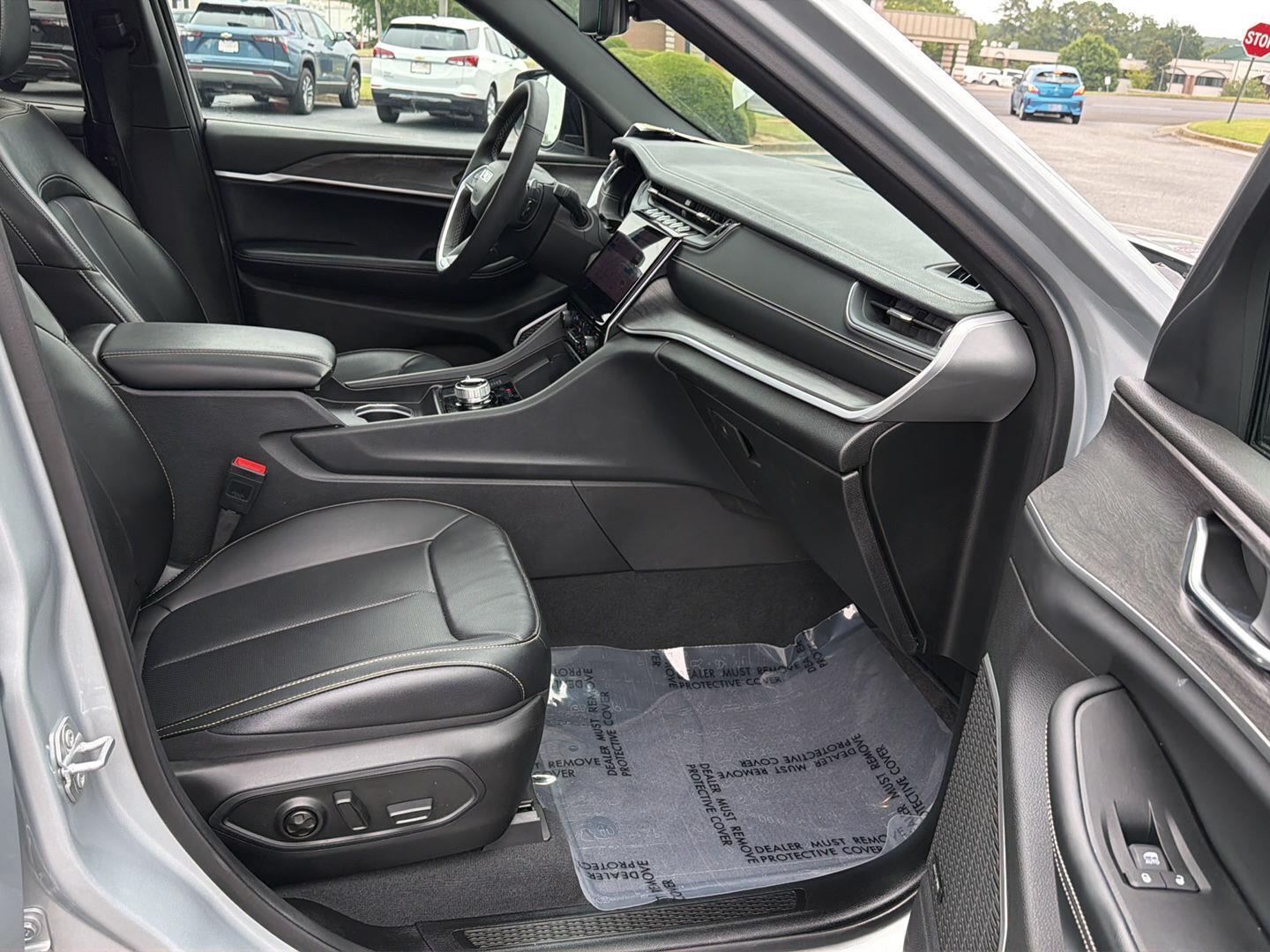 Used 2025 Jeep Grand Cherokee L SUV