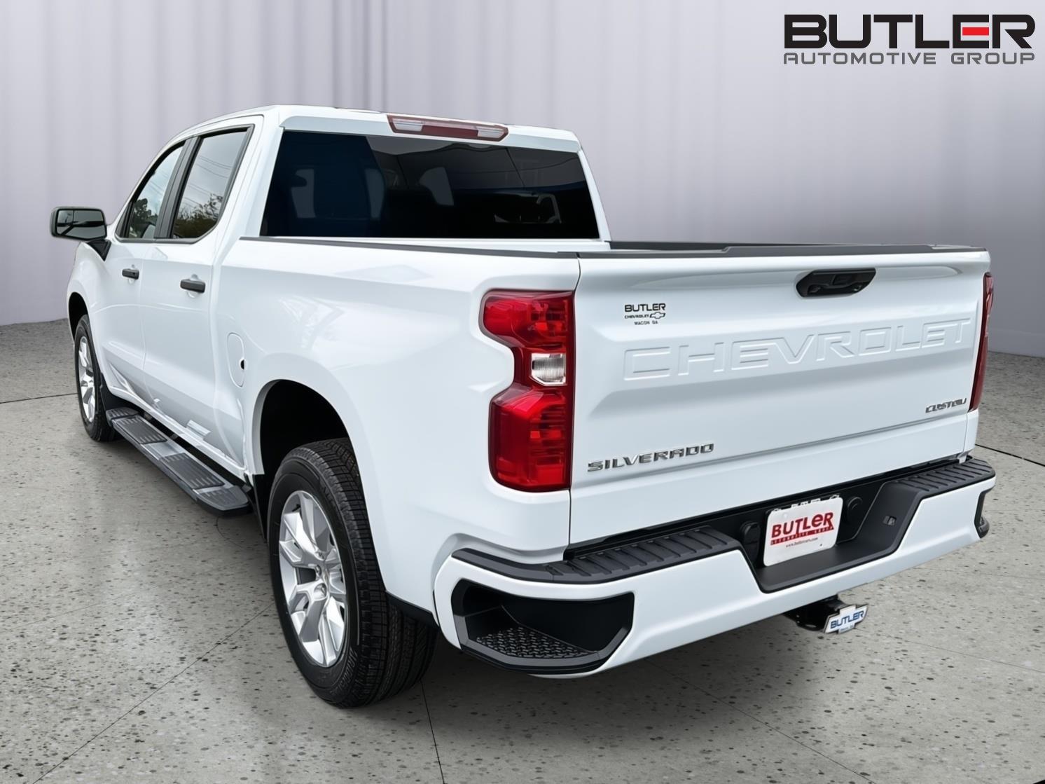 New 2026 Summit White Chevrolet Custom image 4