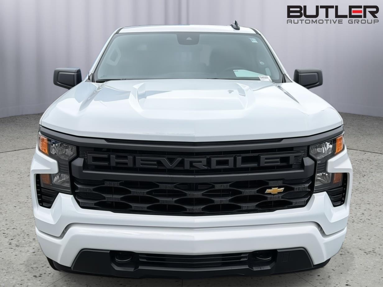 New 2026 Summit White Chevrolet Custom image 9