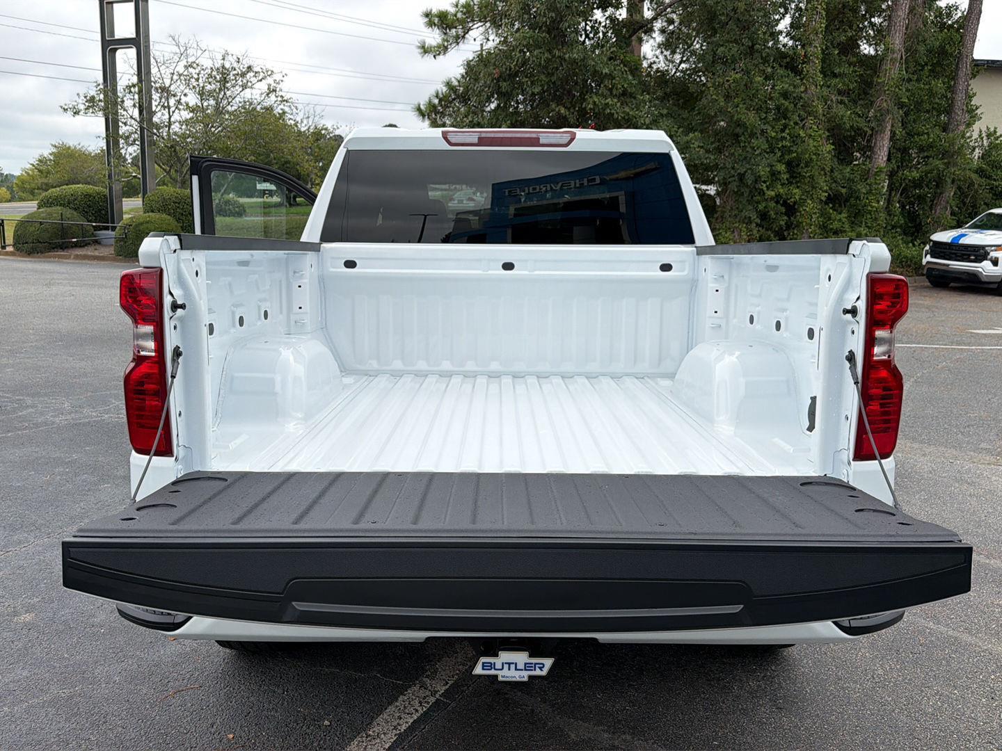 New 2026 Summit White Chevrolet Custom image 29