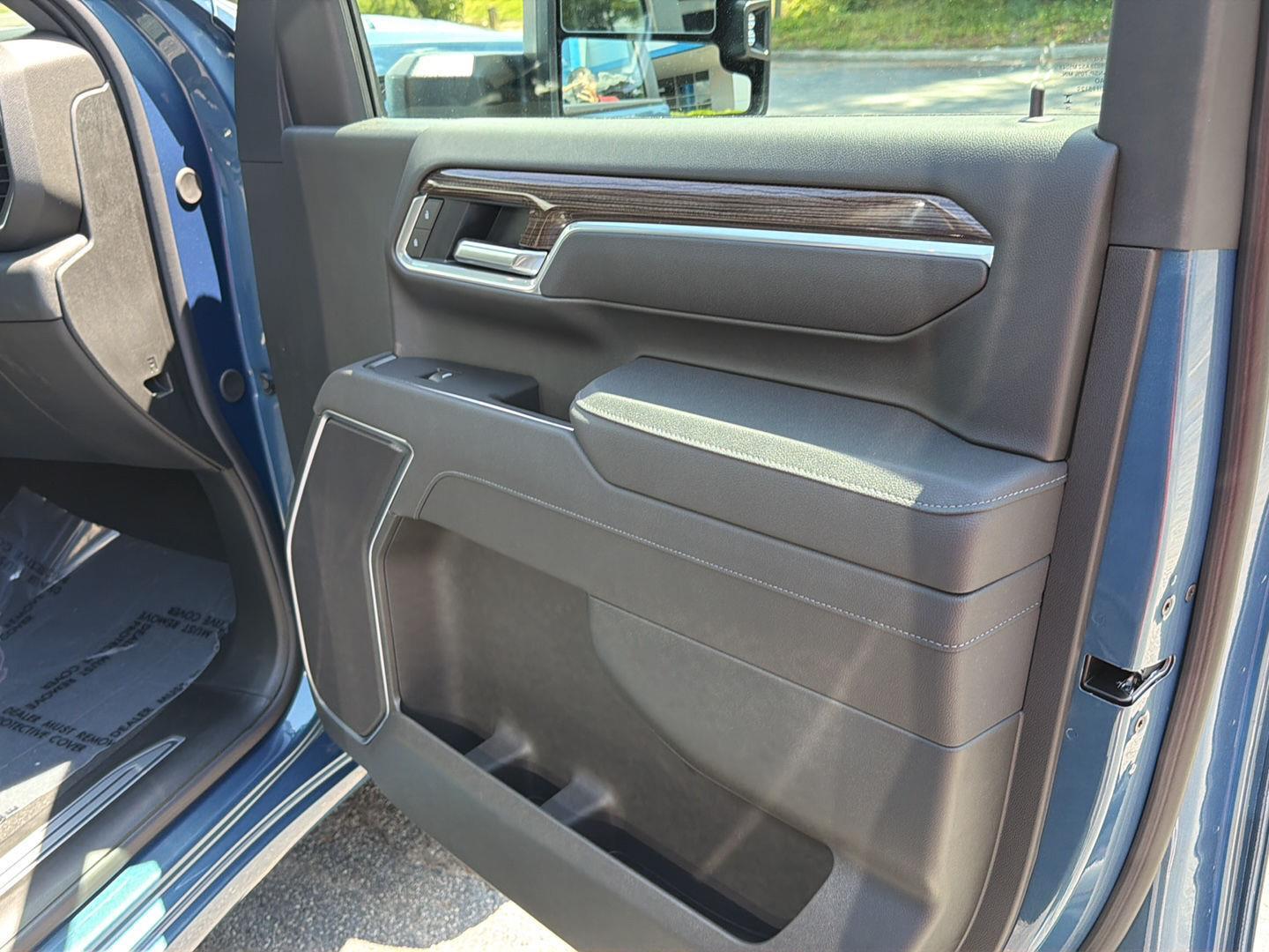 New 2026 Lakeshore Blue Metallic Chevrolet LT image 14