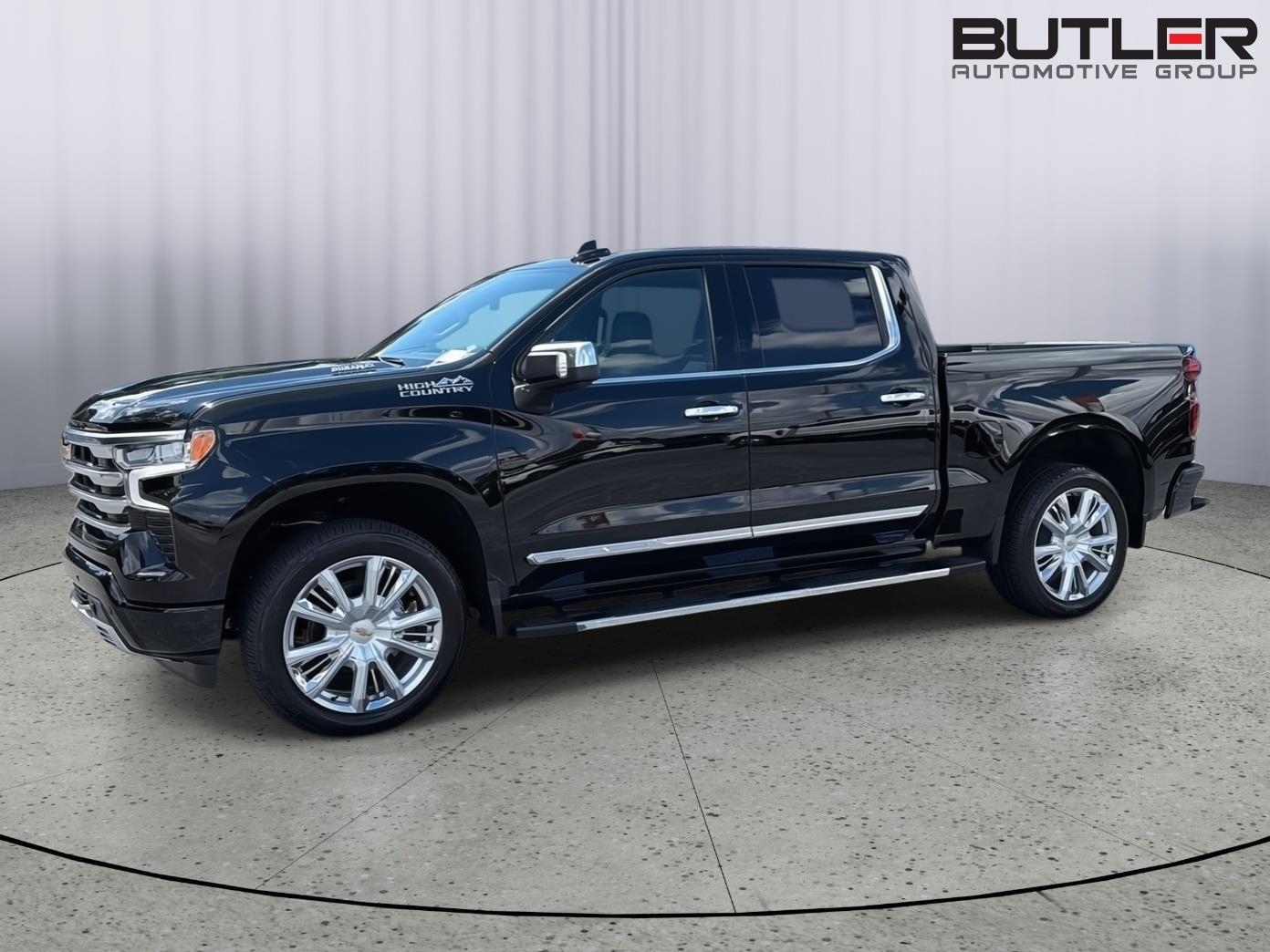New 2026 BLACK Chevrolet High Country image 3