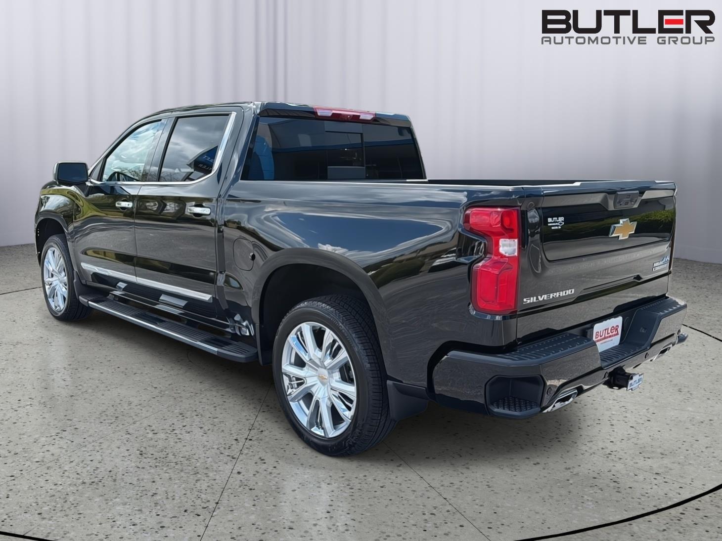 New 2026 BLACK Chevrolet High Country image 4