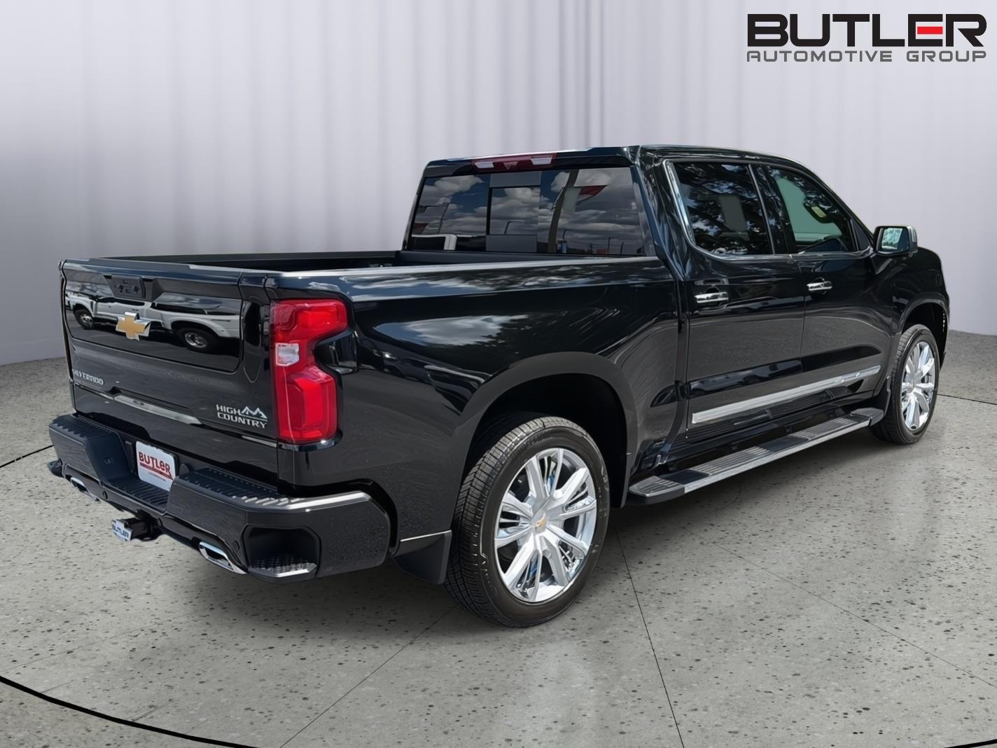 New 2026 BLACK Chevrolet High Country image 6