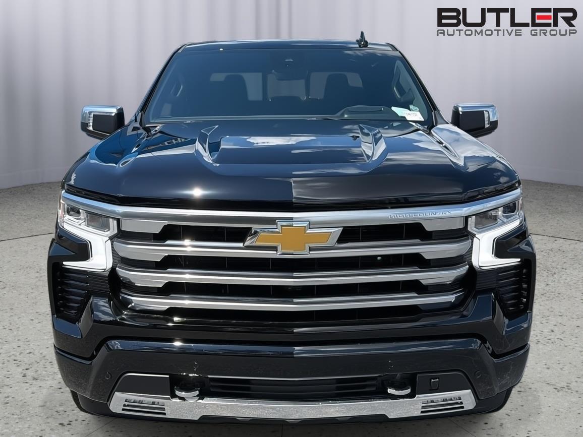 New 2026 BLACK Chevrolet High Country image 9