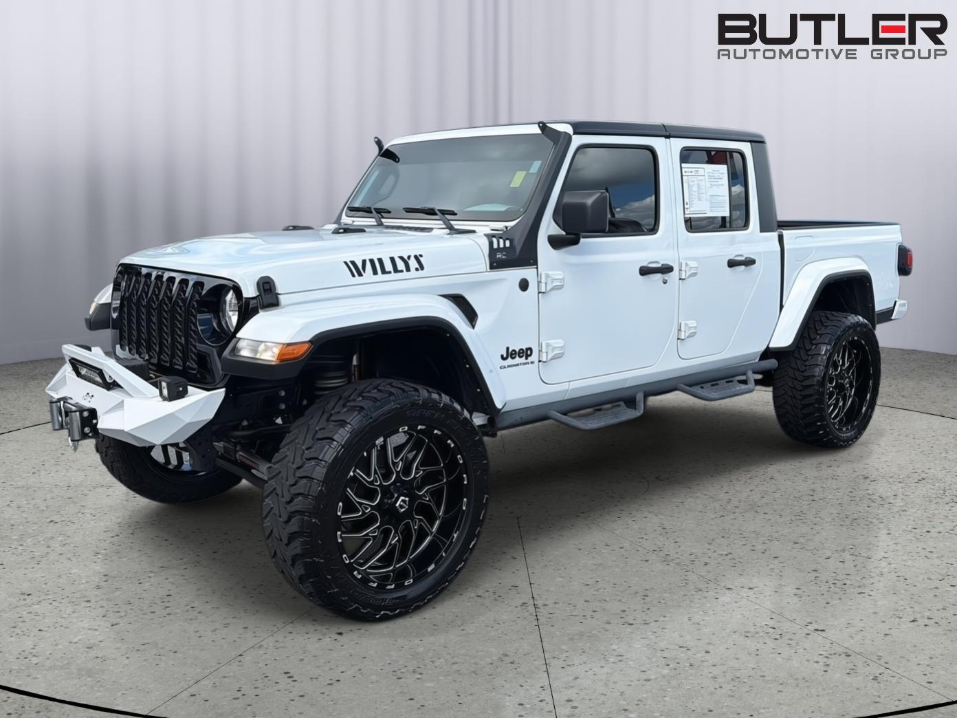 Bright White Clearcoat 2023 Jeep Gladiator Pickup Truck Four-Wheel Drive 8-Speed Automatic