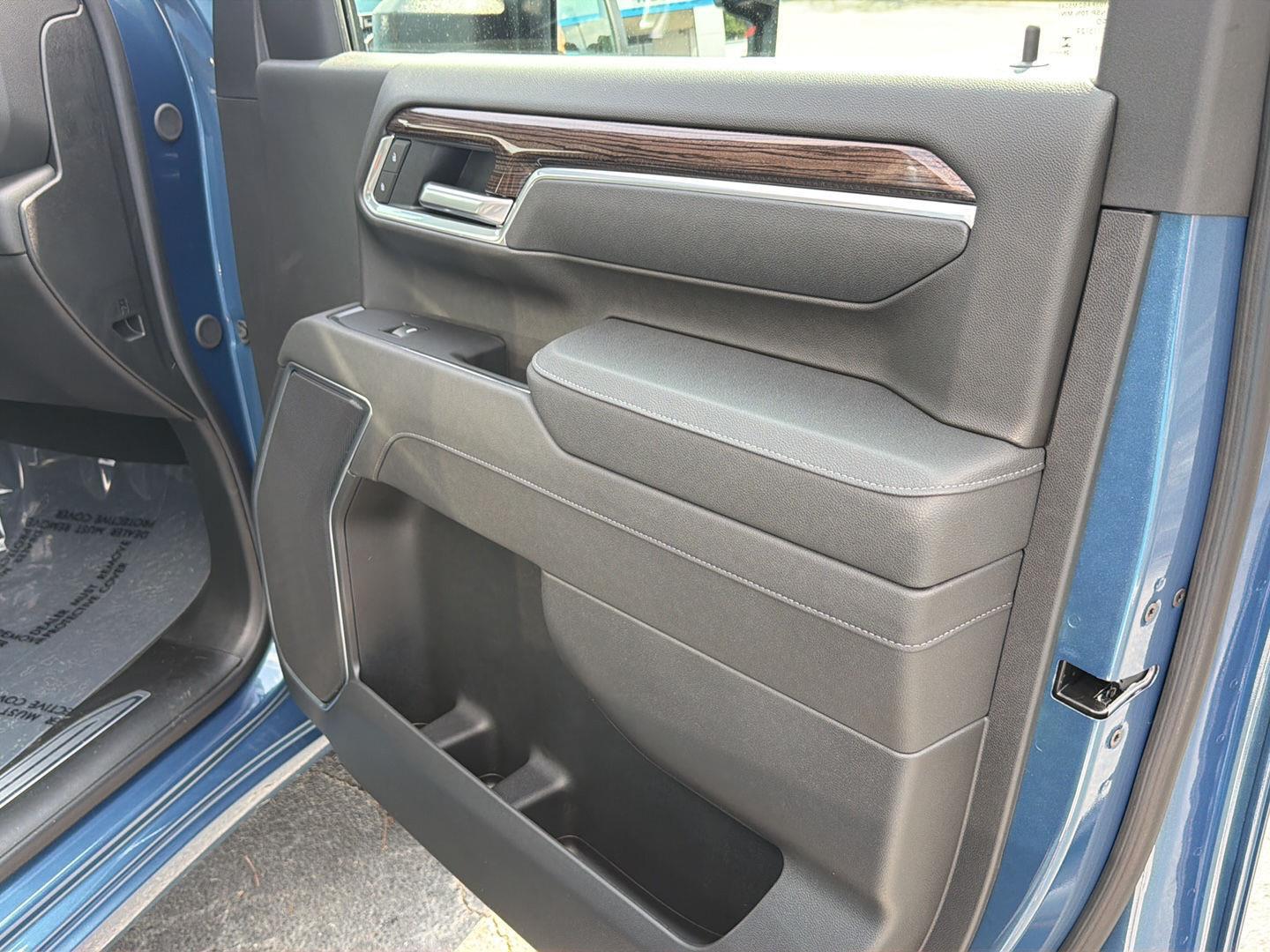 New 2026 Lakeshore Blue Metallic Chevrolet LT image 14