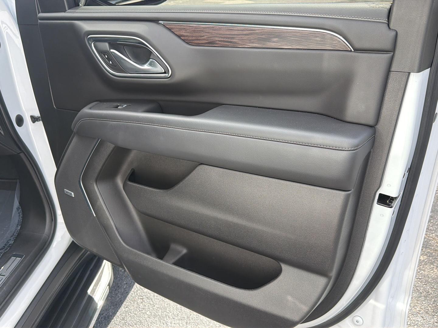 Used 2022 Summit White Chevrolet LT image 16