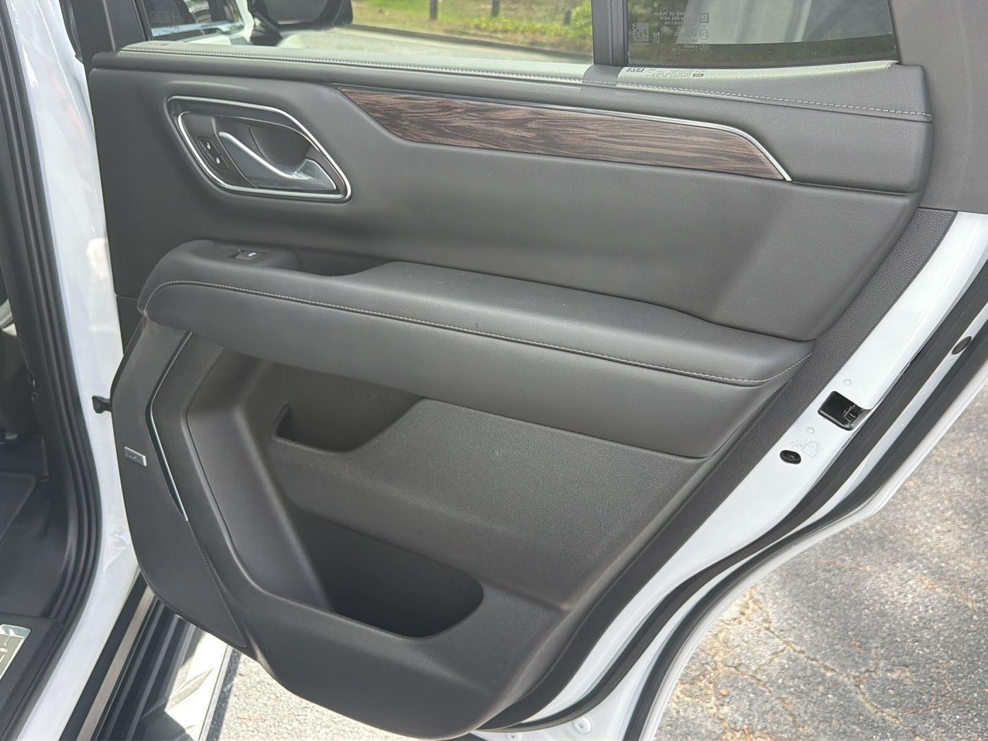 Used 2022 Summit White Chevrolet LT image 17