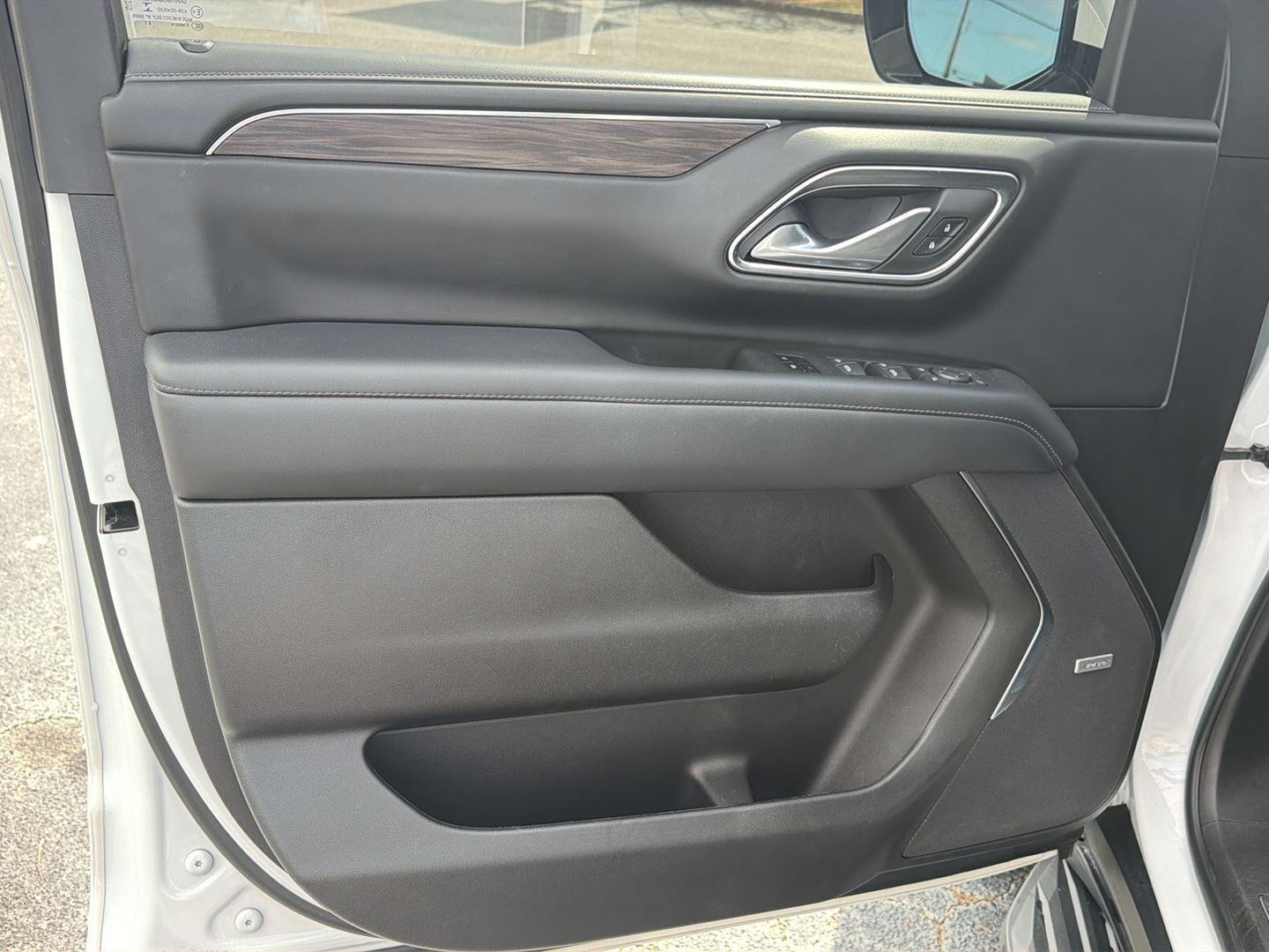 Used 2022 Summit White Chevrolet LT image 18