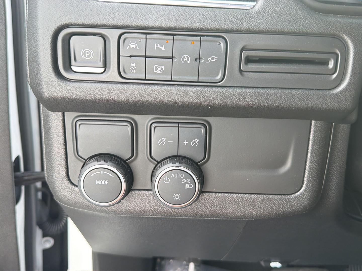Used 2022 Summit White Chevrolet LT image 21