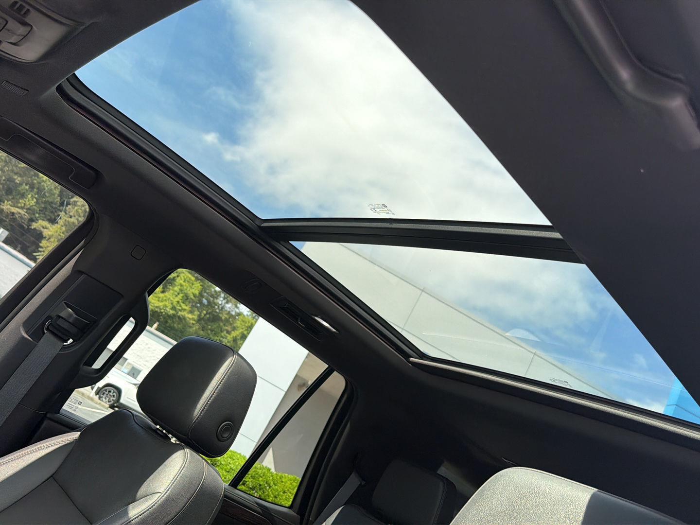 Used 2022 Summit White Chevrolet LT image 36