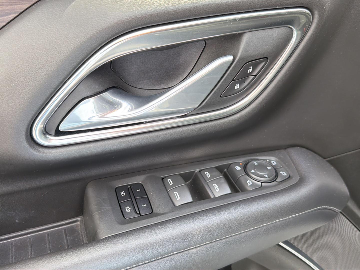 Used 2022 Summit White Chevrolet LT image 37
