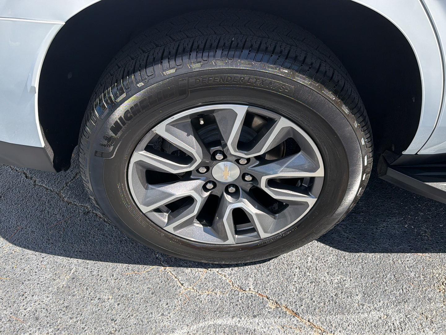 Used 2022 Summit White Chevrolet LT image 45