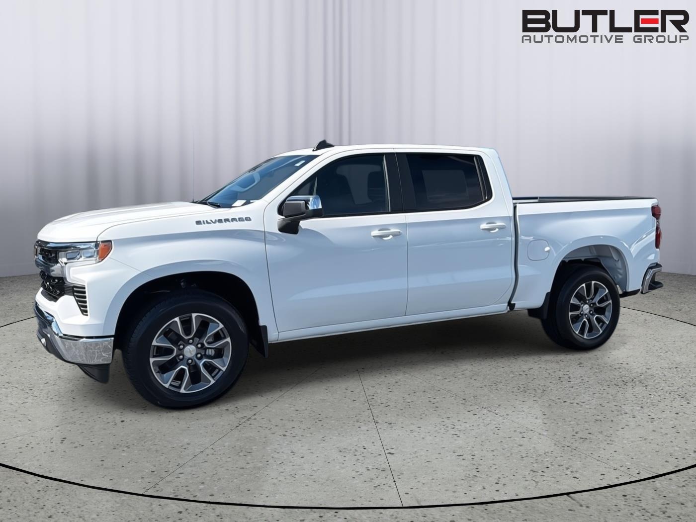 New 2026 SUMMIT WHITE Chevrolet LT image 3