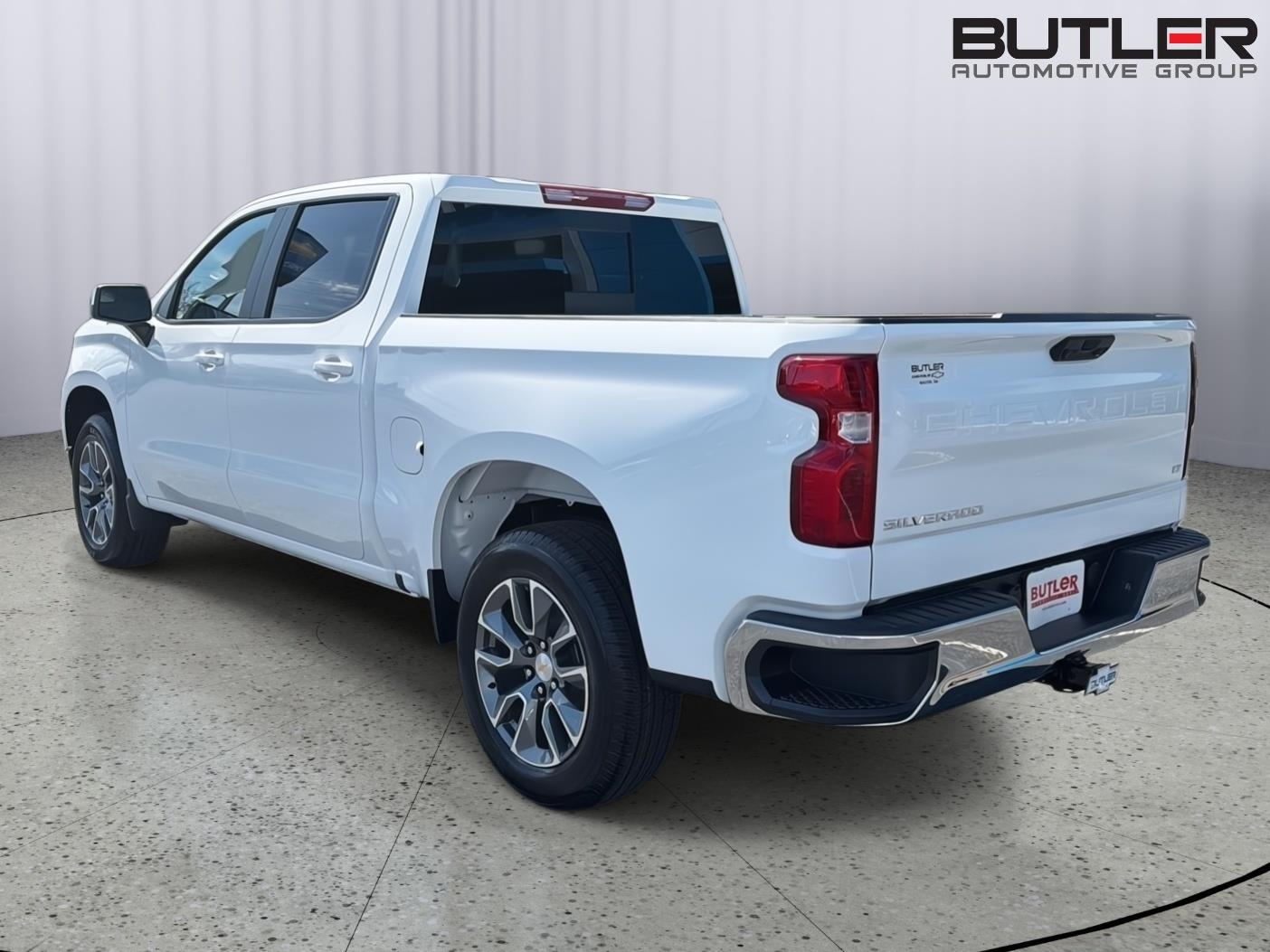 New 2026 SUMMIT WHITE Chevrolet LT image 4