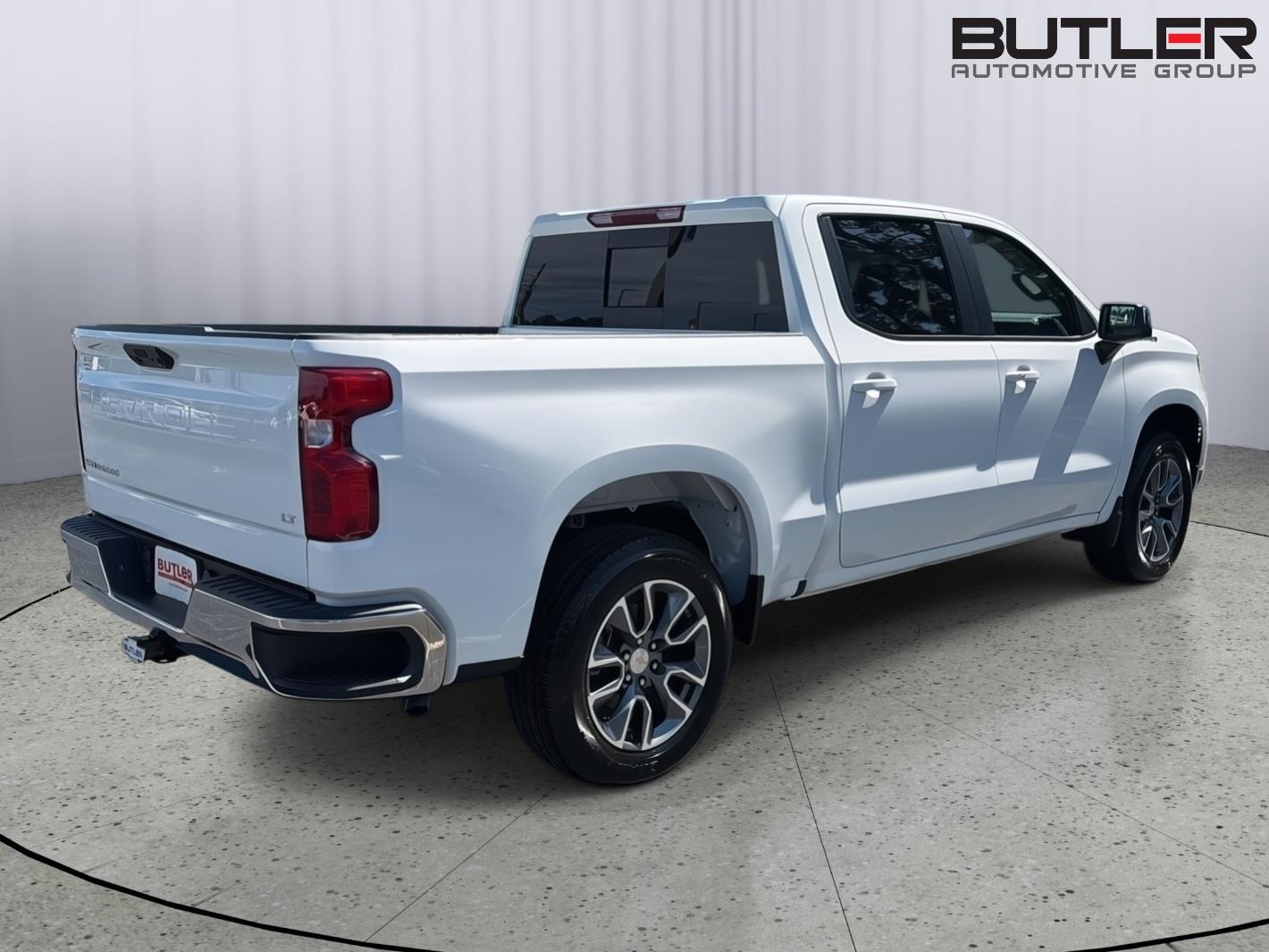 New 2026 SUMMIT WHITE Chevrolet LT image 6