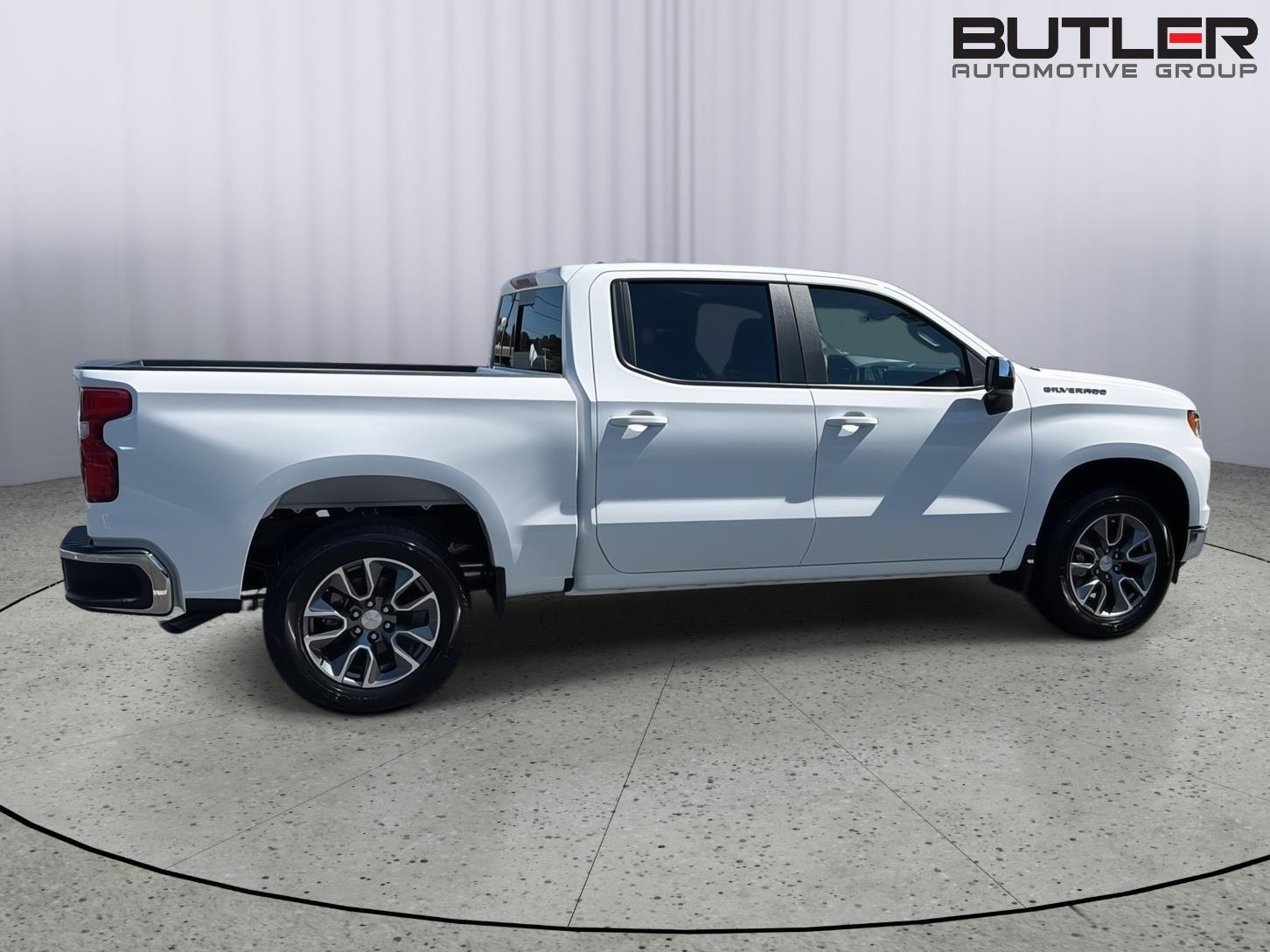 New 2026 SUMMIT WHITE Chevrolet LT image 7