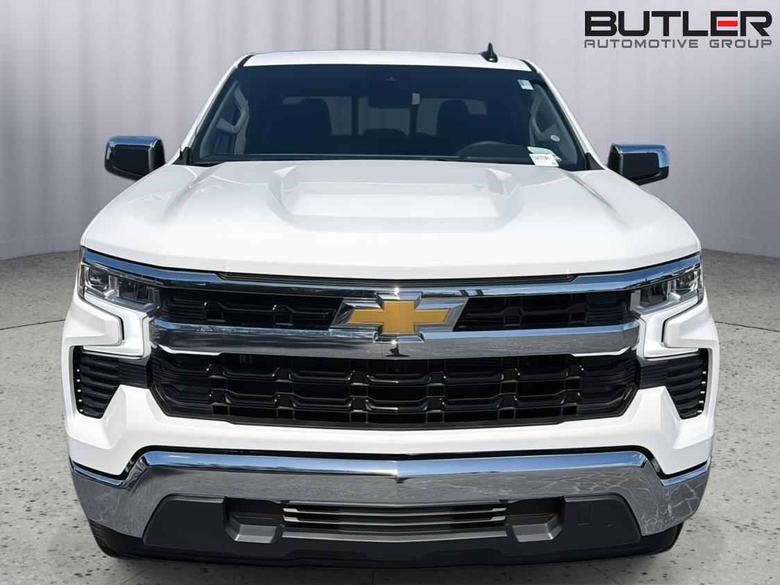 New 2026 SUMMIT WHITE Chevrolet LT image 9