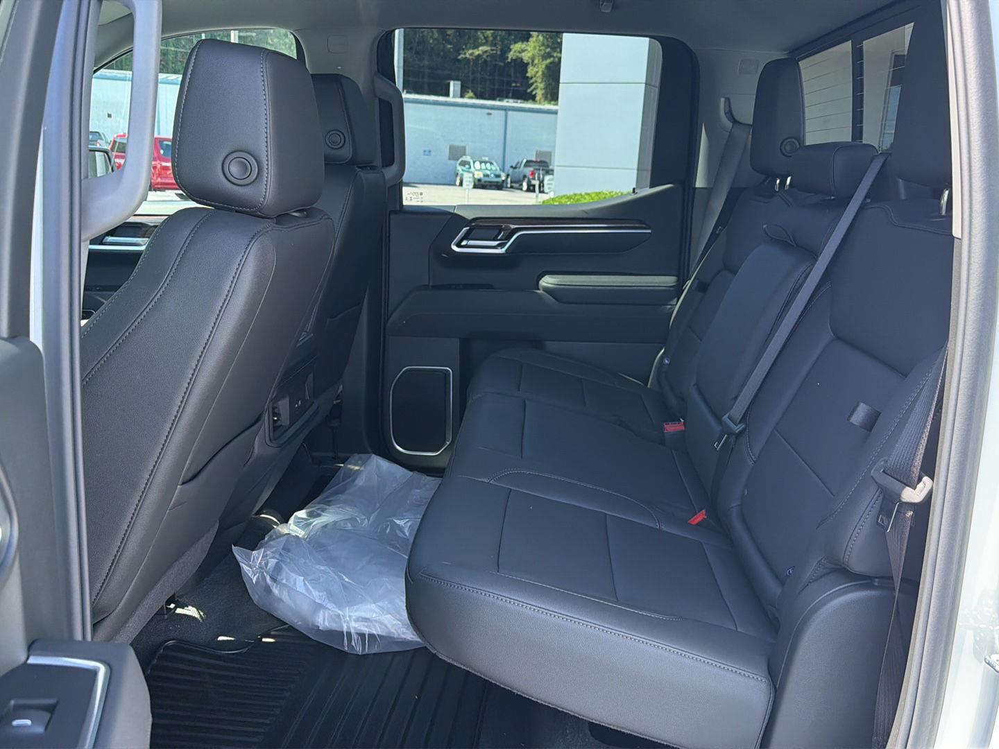 New 2026 SUMMIT WHITE Chevrolet LT image 11