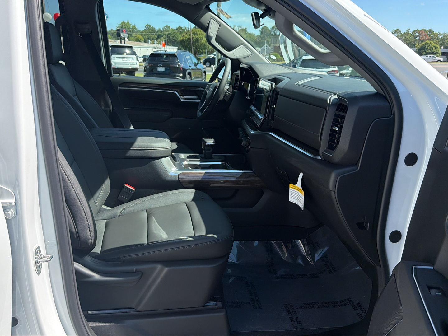 New 2026 SUMMIT WHITE Chevrolet LT image 13