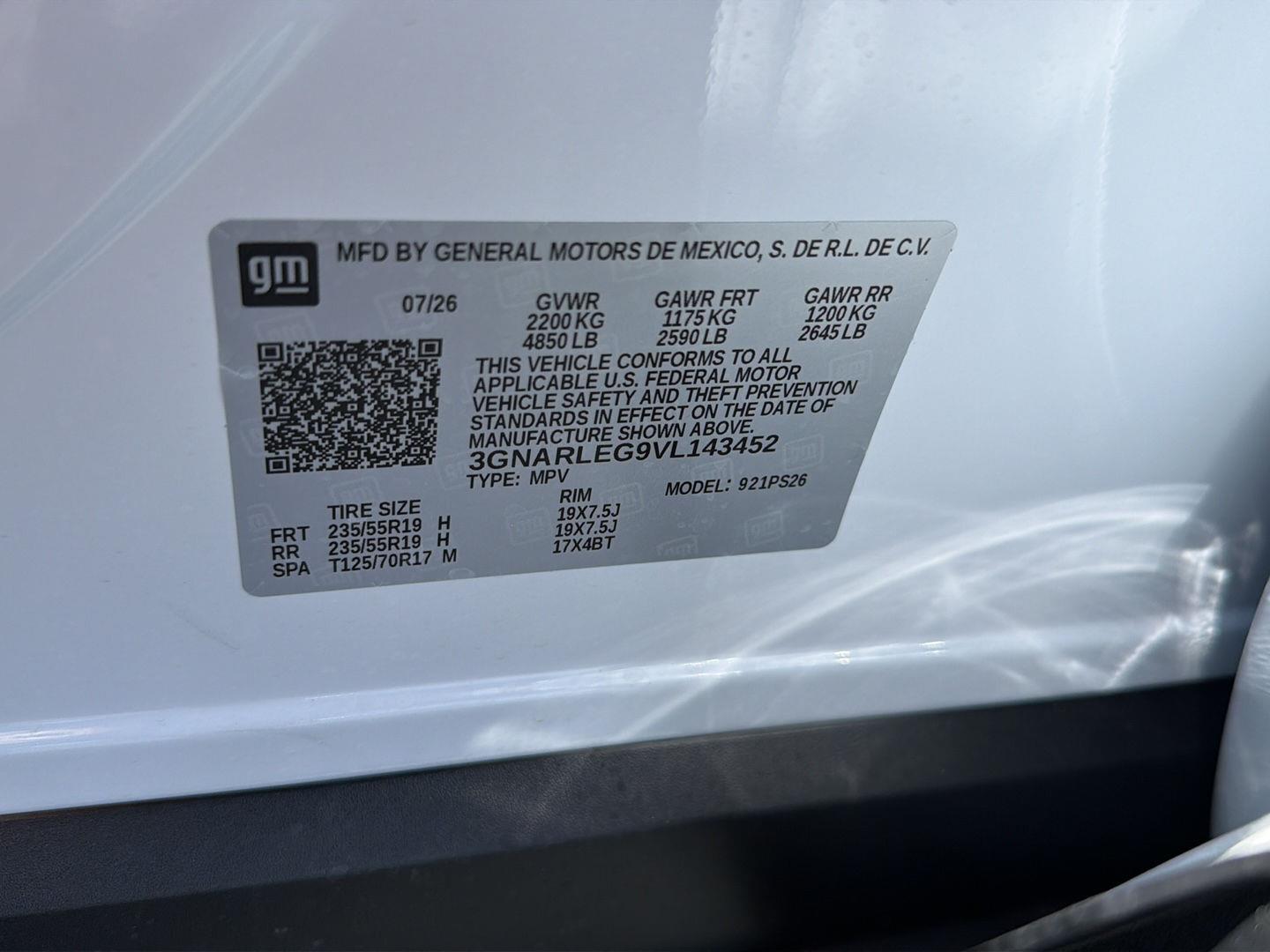 New 2027 Polar White Tricoat Chevrolet FWD RS image 36