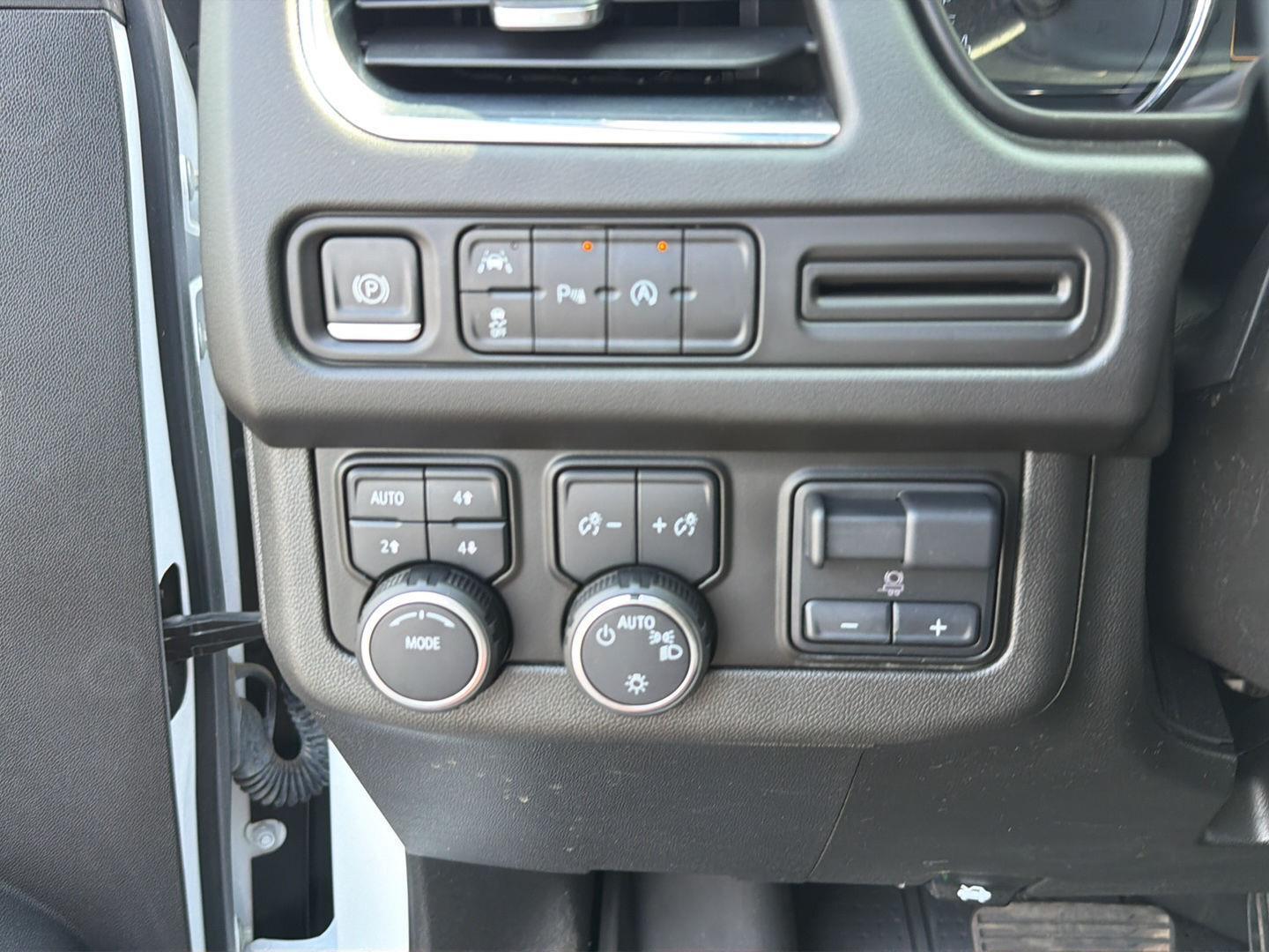 Used 2023 Chevrolet Suburban SUV