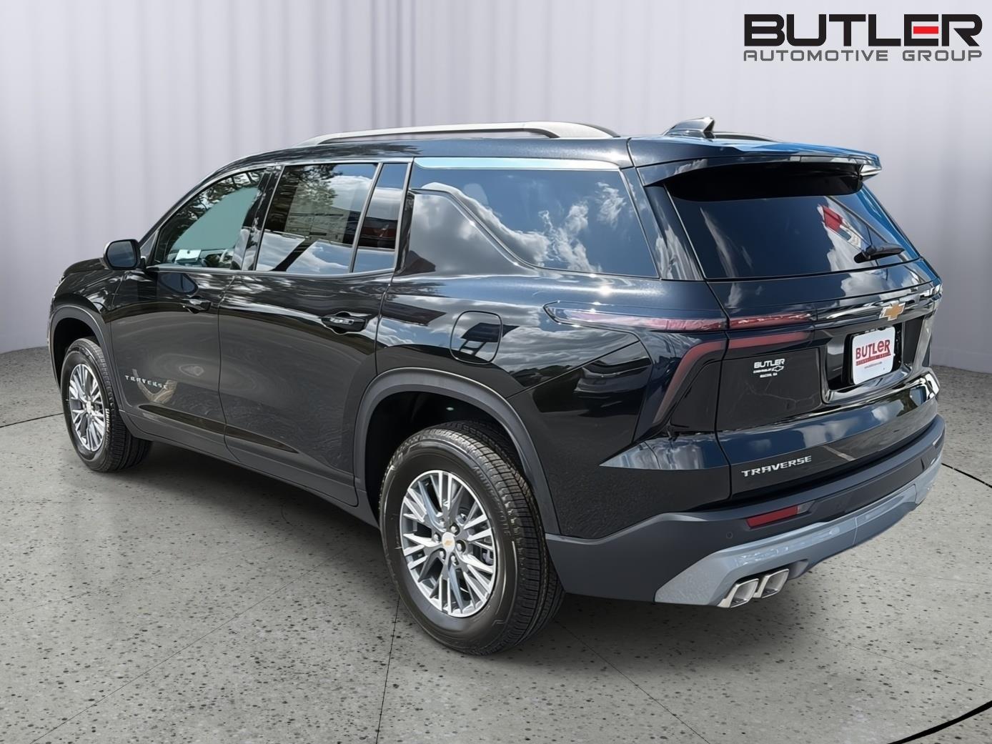 New 2027 Mosaic Black Metallic Chevrolet FWD LT image 4