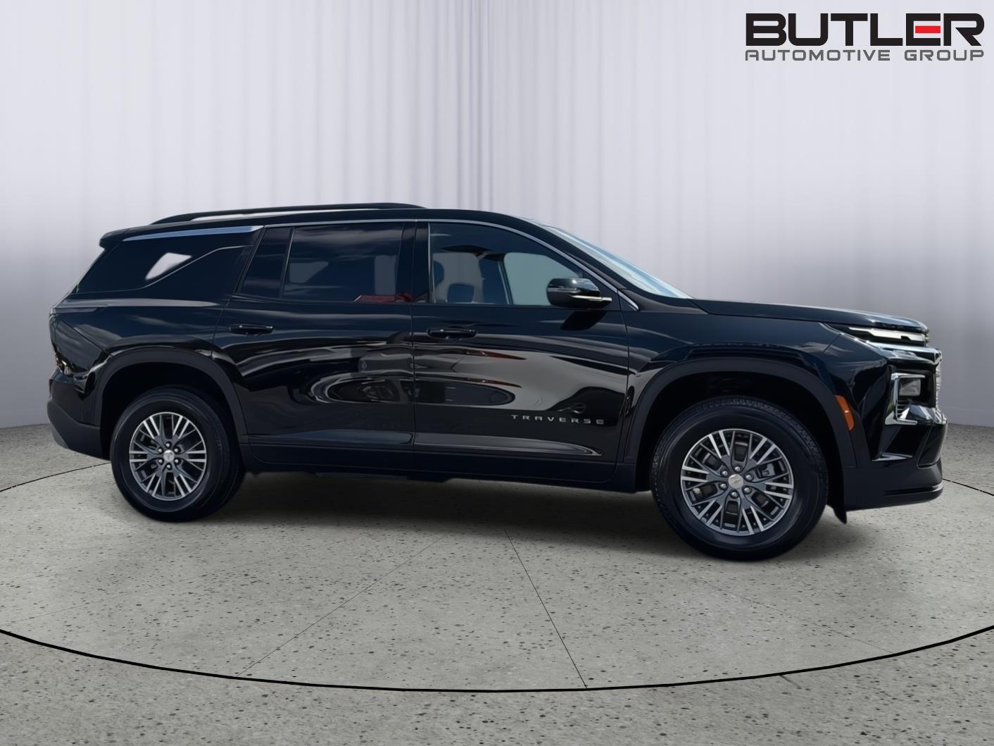 New 2027 Mosaic Black Metallic Chevrolet FWD LT image 7