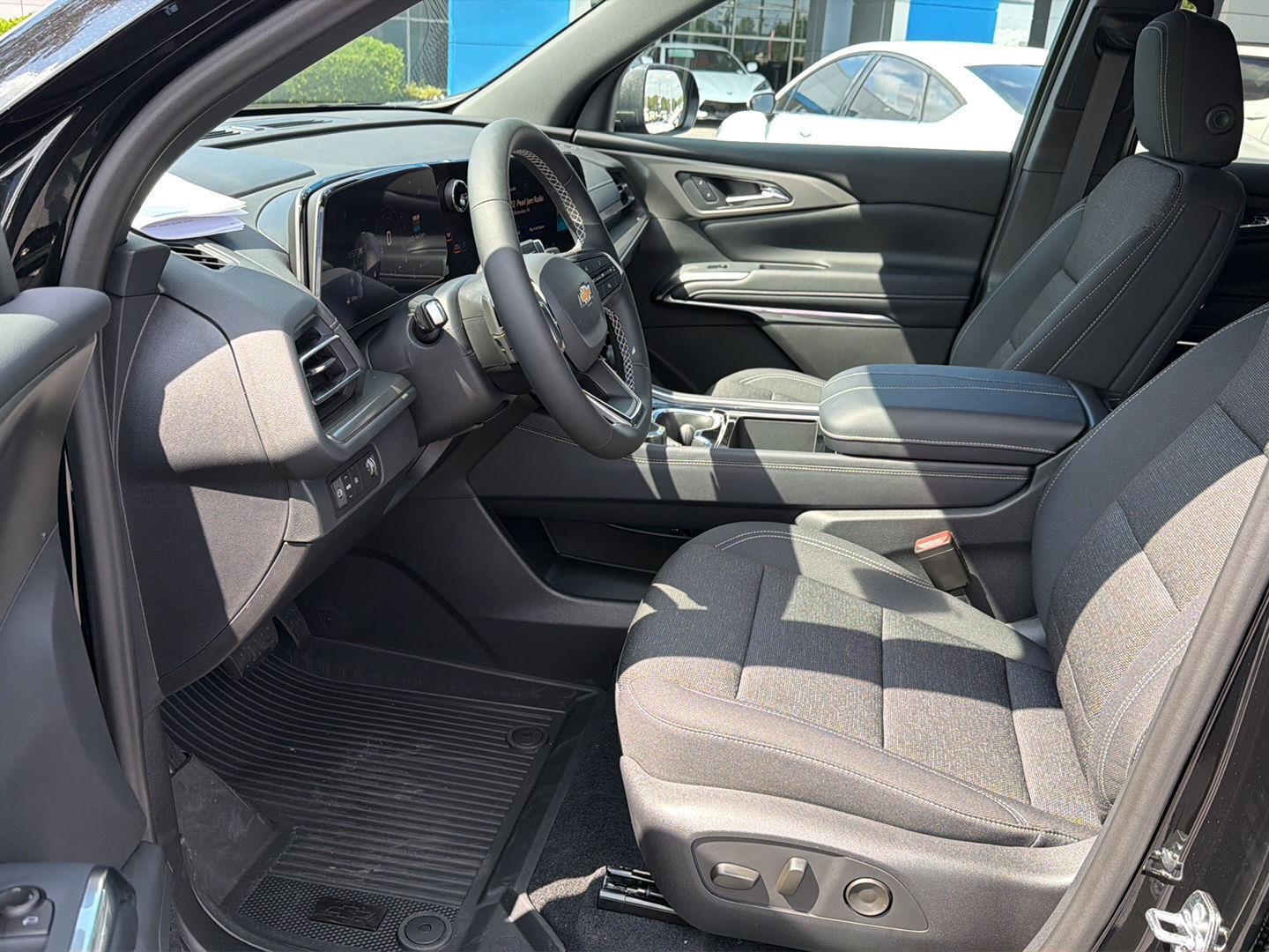 New 2027 Mosaic Black Metallic Chevrolet FWD LT image 10