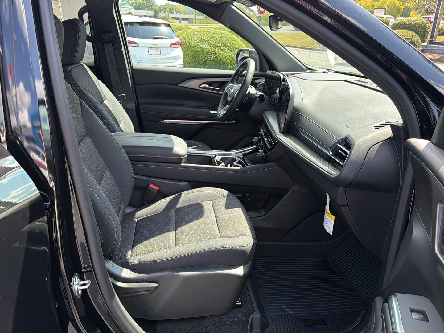 New 2027 Mosaic Black Metallic Chevrolet FWD LT image 14