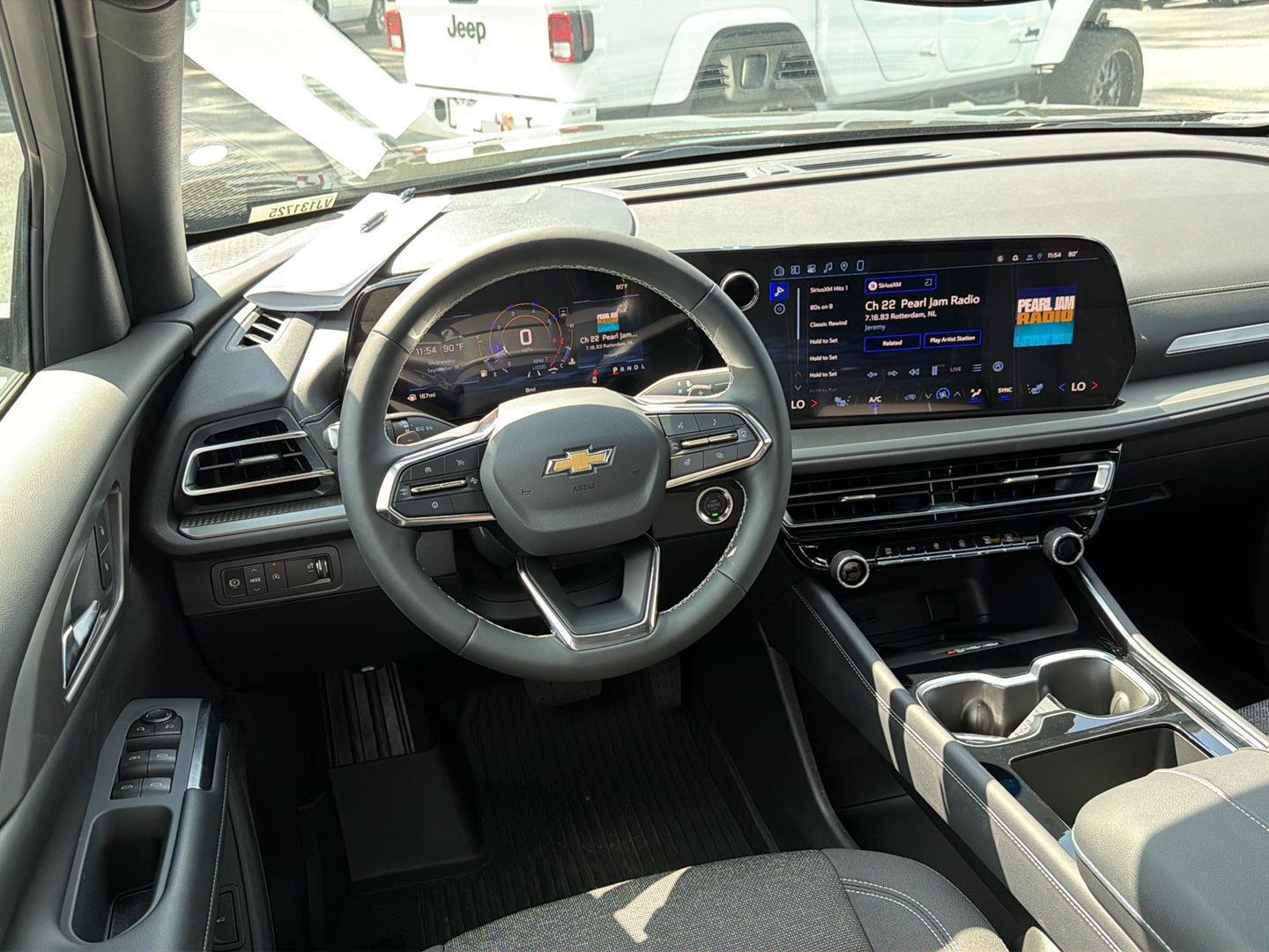 New 2027 Mosaic Black Metallic Chevrolet FWD LT image 19