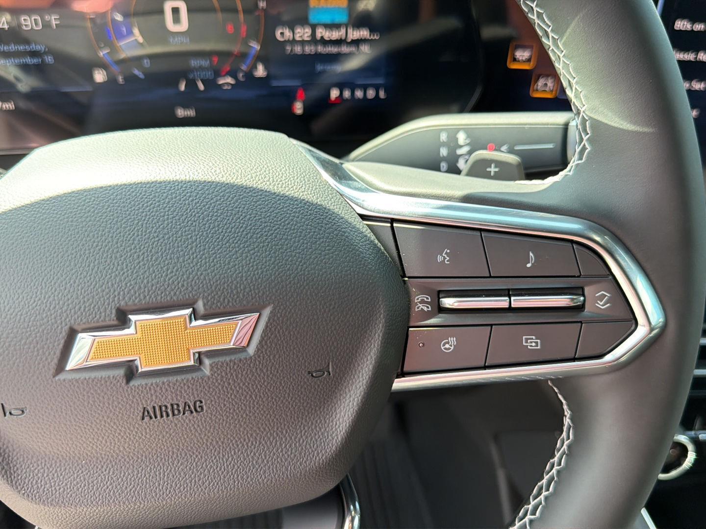 New 2027 Mosaic Black Metallic Chevrolet FWD LT image 22