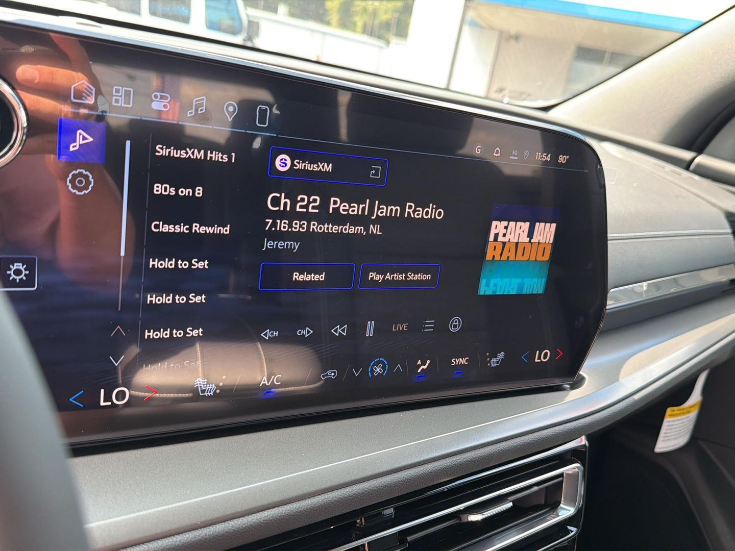 New 2027 Mosaic Black Metallic Chevrolet FWD LT image 24