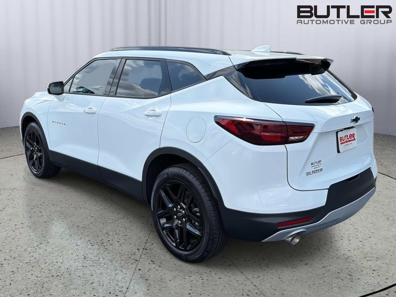 New 2026 Summit White Chevrolet LT image 4