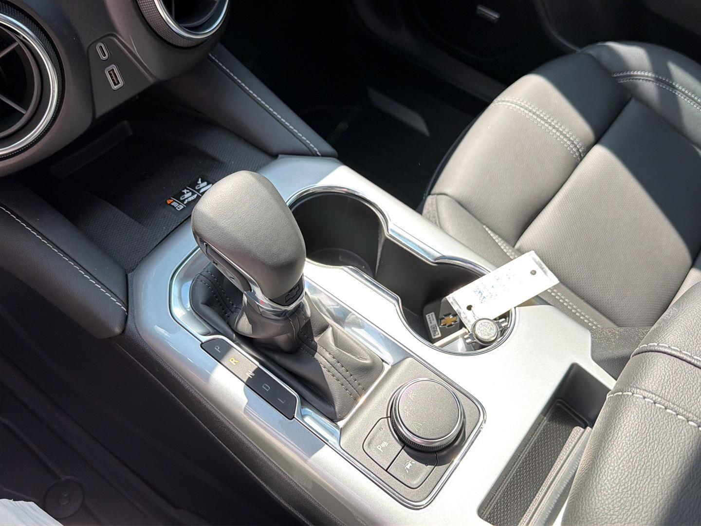 New 2026 Summit White Chevrolet LT image 28