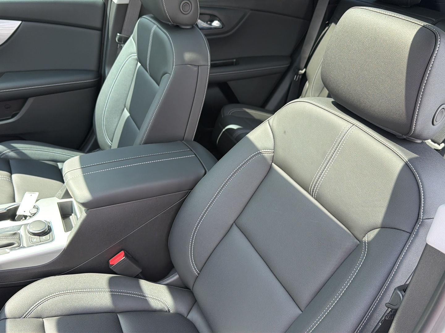 New 2026 Summit White Chevrolet LT image 30