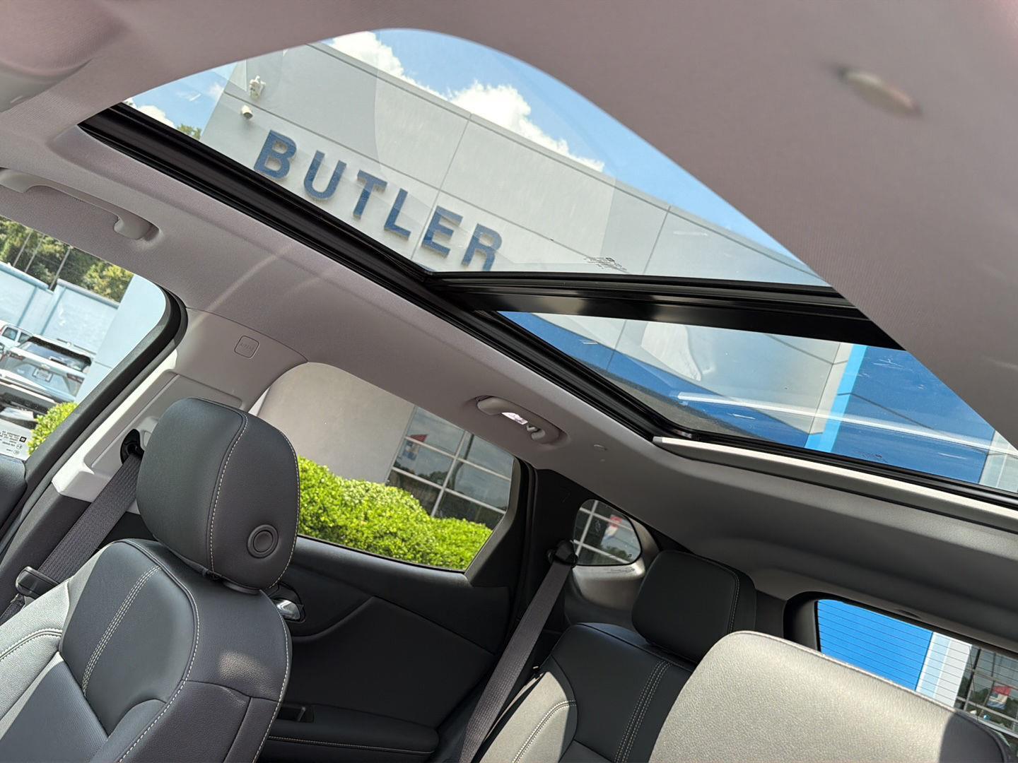 New 2026 Summit White Chevrolet LT image 32