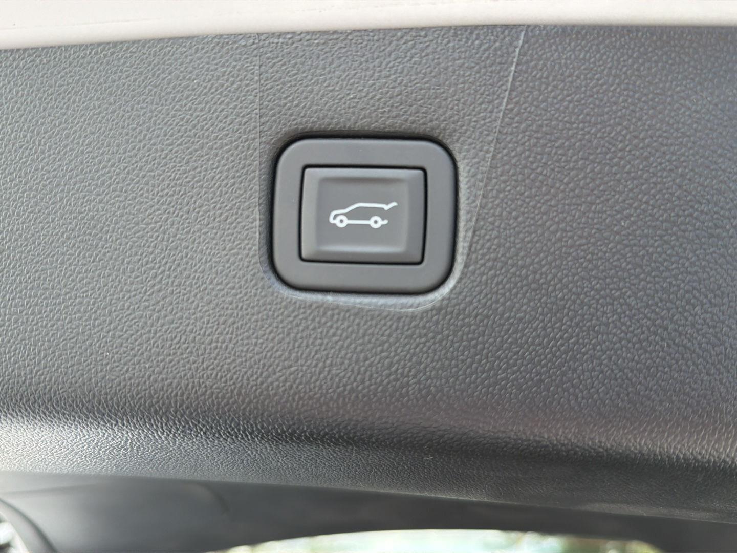 New 2026 Summit White Chevrolet LT image 35