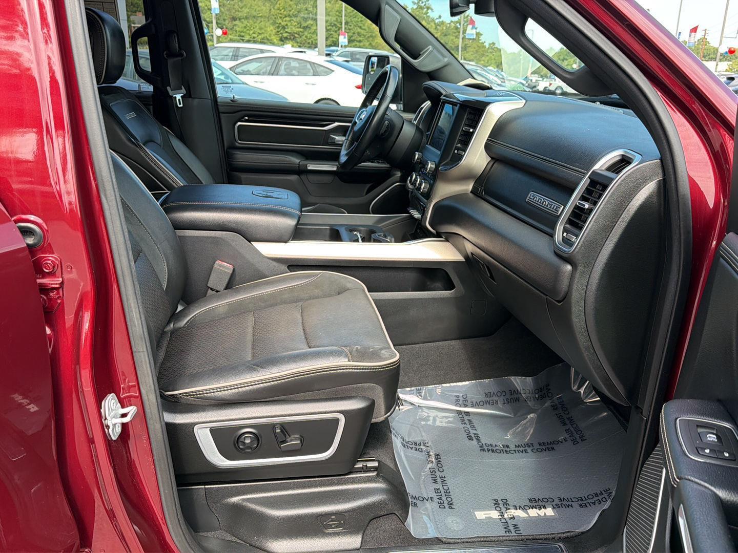 Used 2019 Delmonico Red Pearlcoat Ram Laramie image 13