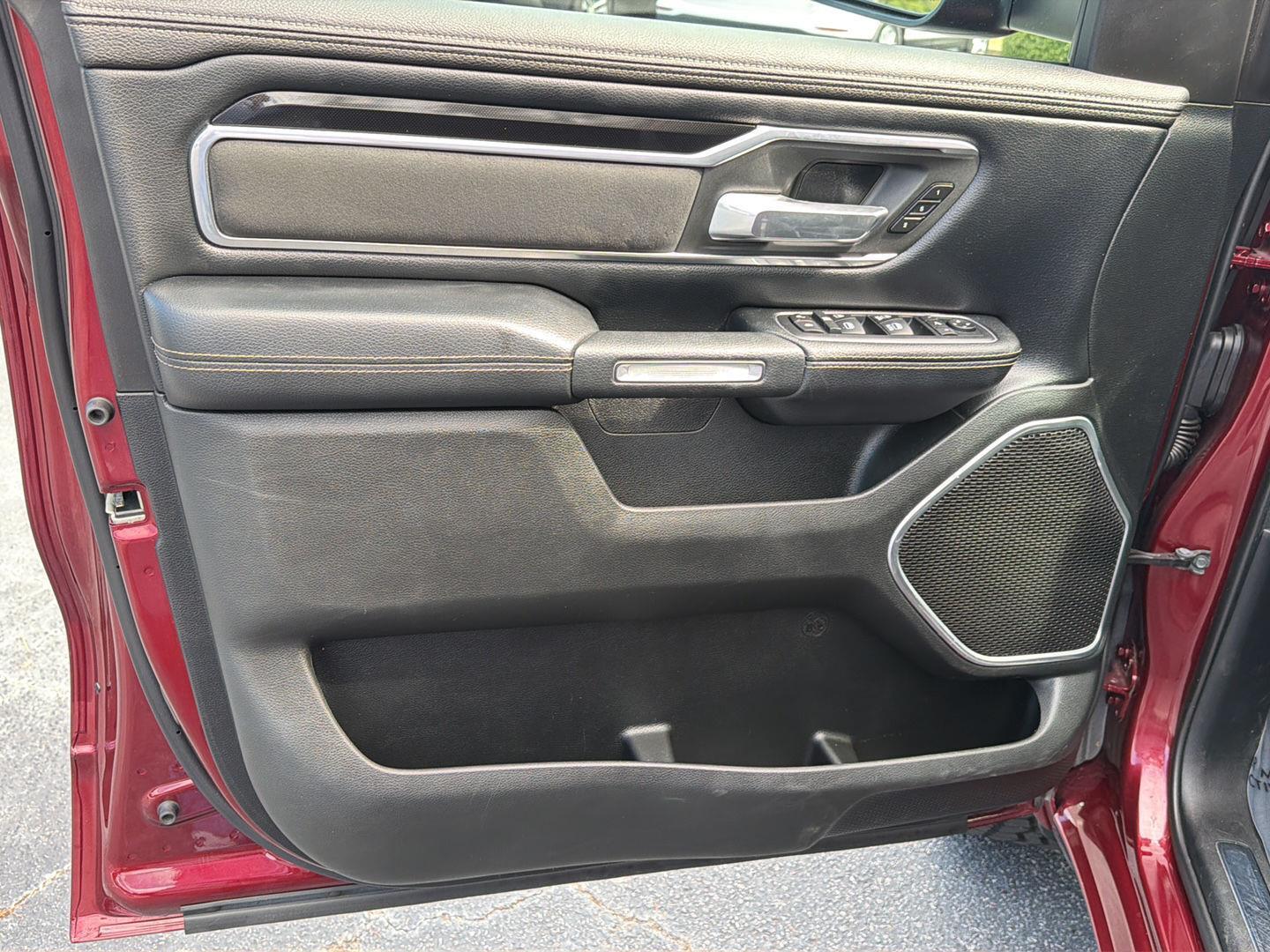Used 2019 Delmonico Red Pearlcoat Ram Laramie image 16