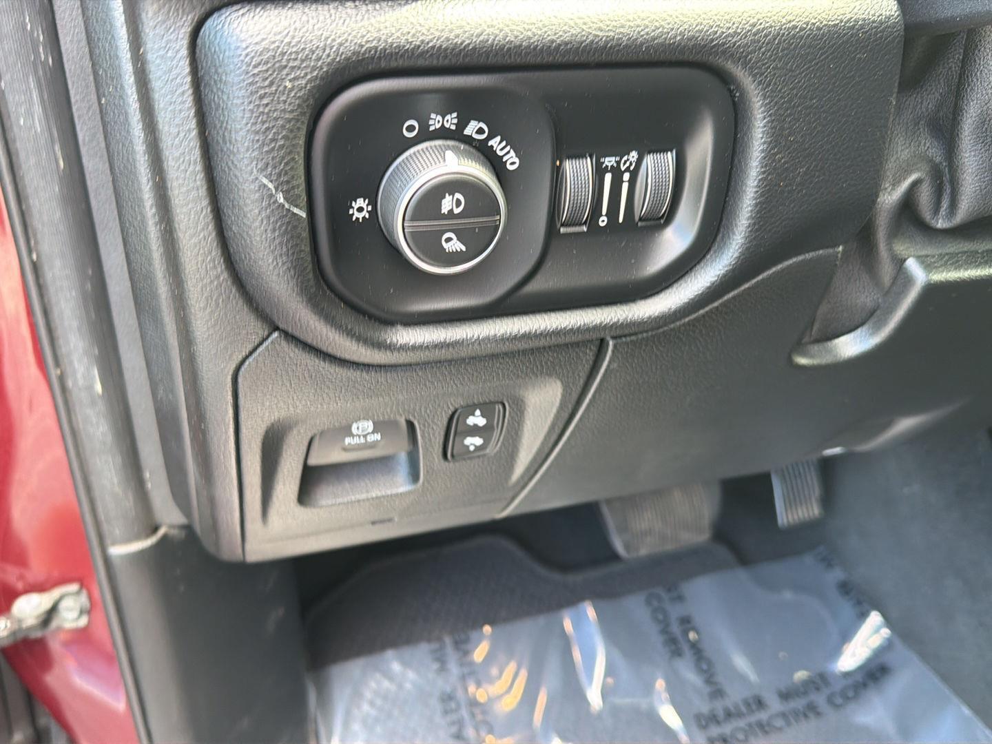 Used 2019 Delmonico Red Pearlcoat Ram Laramie image 19