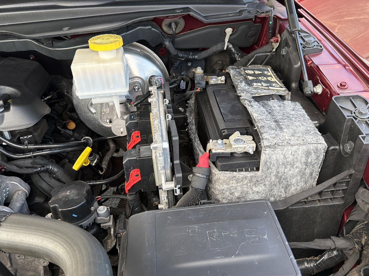 Used 2019 Delmonico Red Pearlcoat Ram Laramie image 37