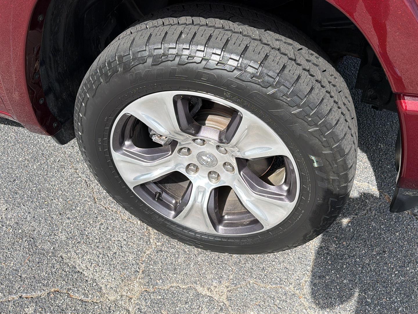 Used 2019 Delmonico Red Pearlcoat Ram Laramie image 41