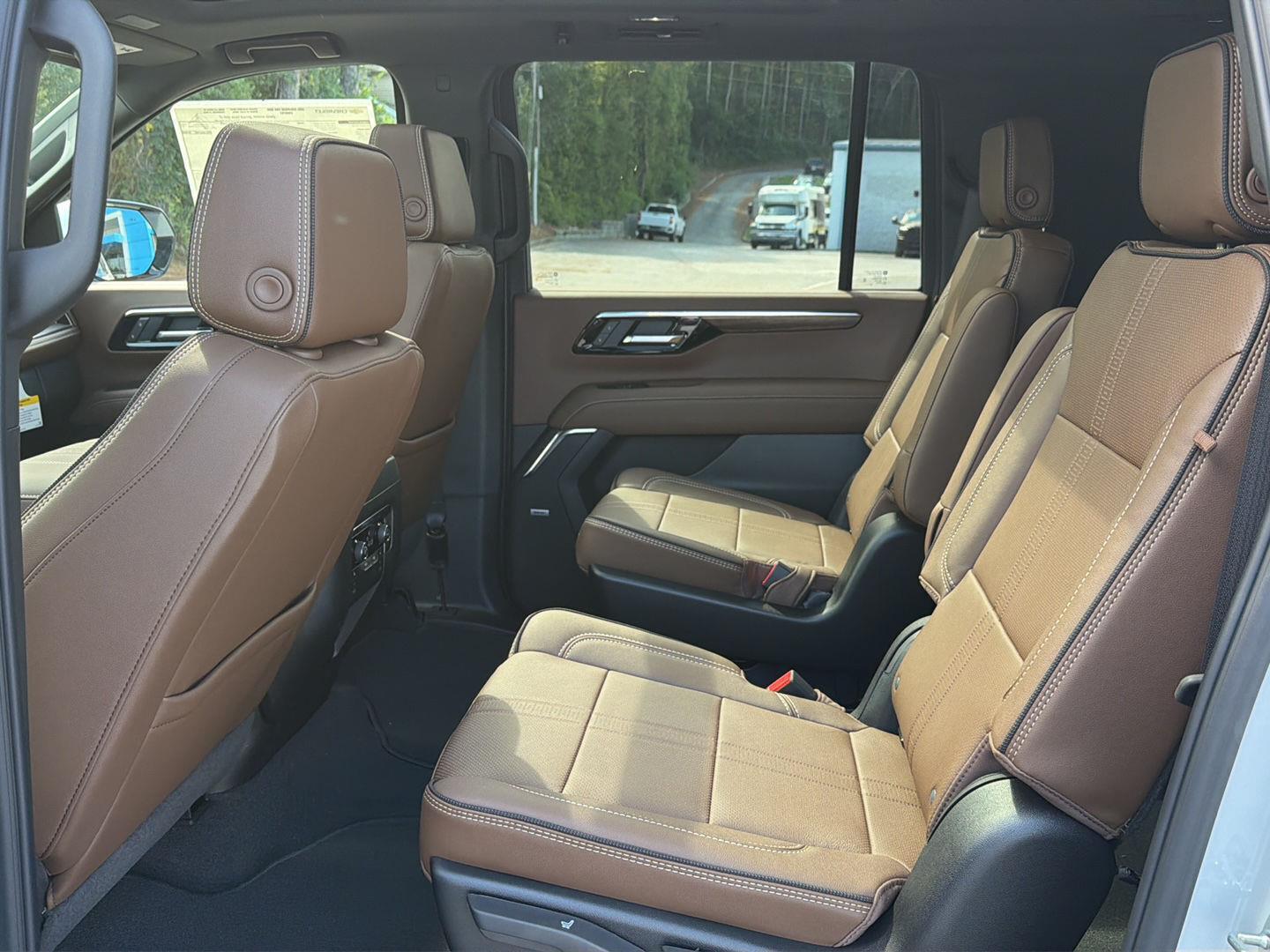New 2026 Polar White Tricoat Chevrolet High Country image 11