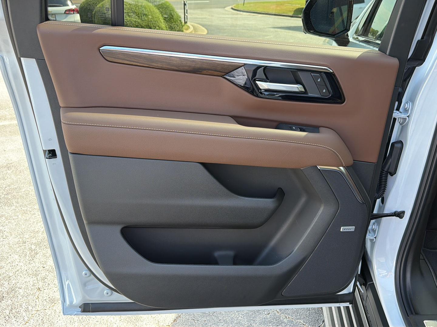 New 2026 Polar White Tricoat Chevrolet High Country image 19